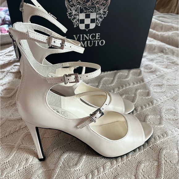 NEW! Vince Camuto Leather Coconut Cream Heels Designer Women’s Size 7.5 - Picture 15 of 16